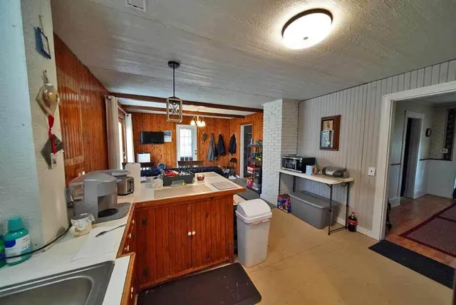 $114,900 | 33 Columbia Street, Houlton, ME 04730