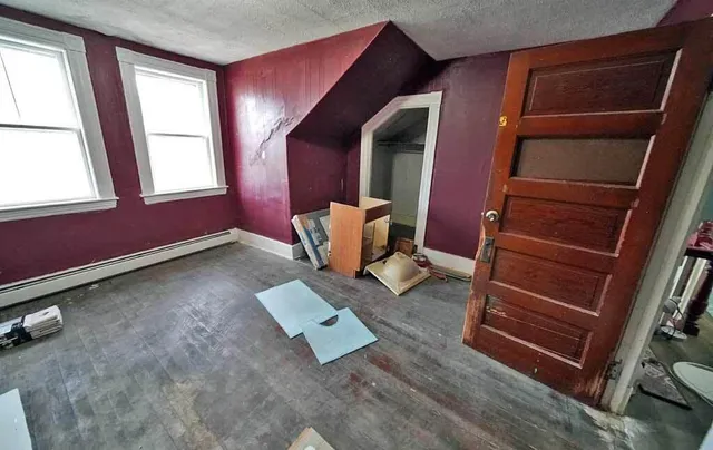 $114,900 | 33 Columbia Street, Houlton, ME 04730