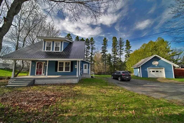 $114,900 | 33 Columbia Street, Houlton, ME 04730