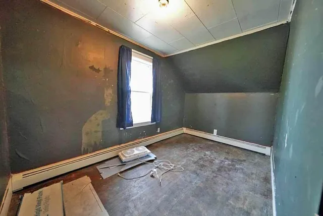 $114,900 | 33 Columbia Street, Houlton, ME 04730