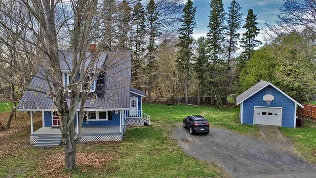 $114,900 | 33 Columbia Street, Houlton, ME 04730