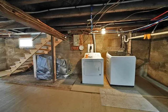 $114,900 | 33 Columbia Street, Houlton, ME 04730