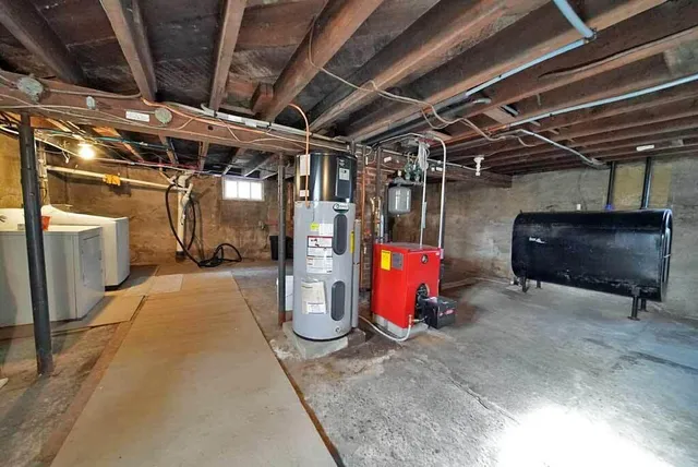 $114,900 | 33 Columbia Street, Houlton, ME 04730