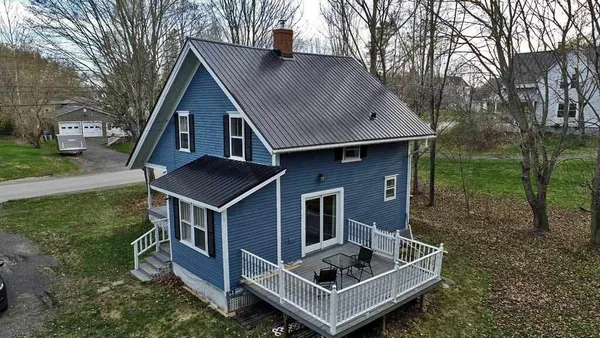 $114,900 | 33 Columbia Street, Houlton, ME 04730