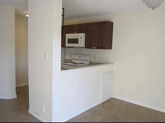 $1,650 | 7103 Glenmoor Drive, West Palm Beach, FL 33409