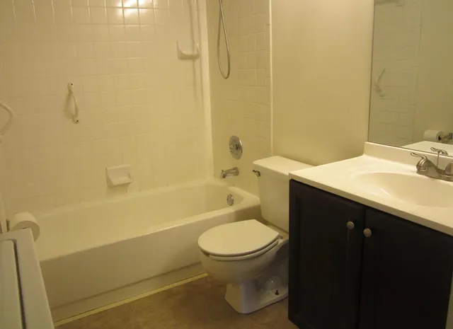 $1,650 | 7103 Glenmoor Drive, West Palm Beach, FL 33409