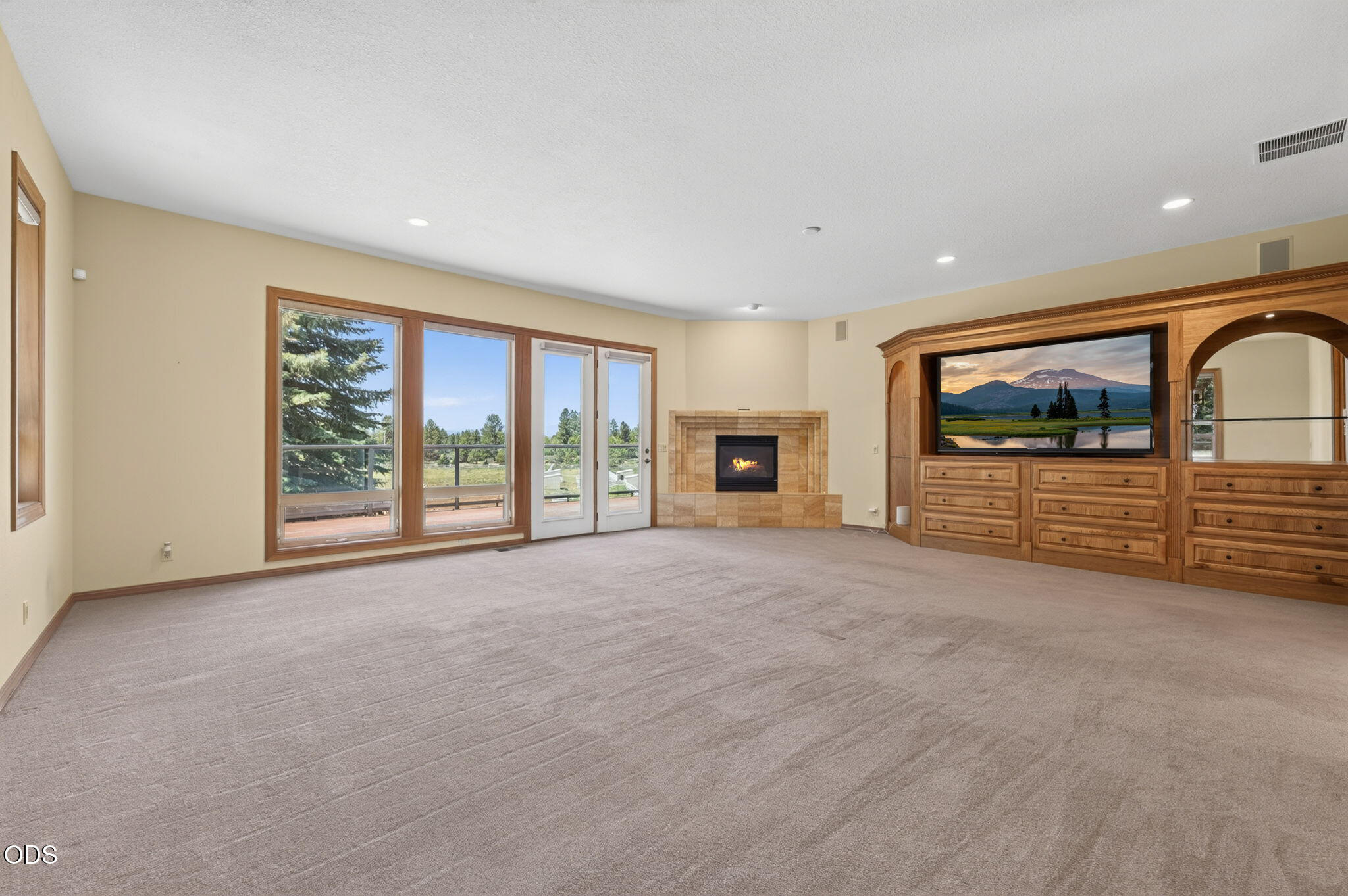 21955 Rickard Road Bend, OR 97702 - Photo 18 of 50