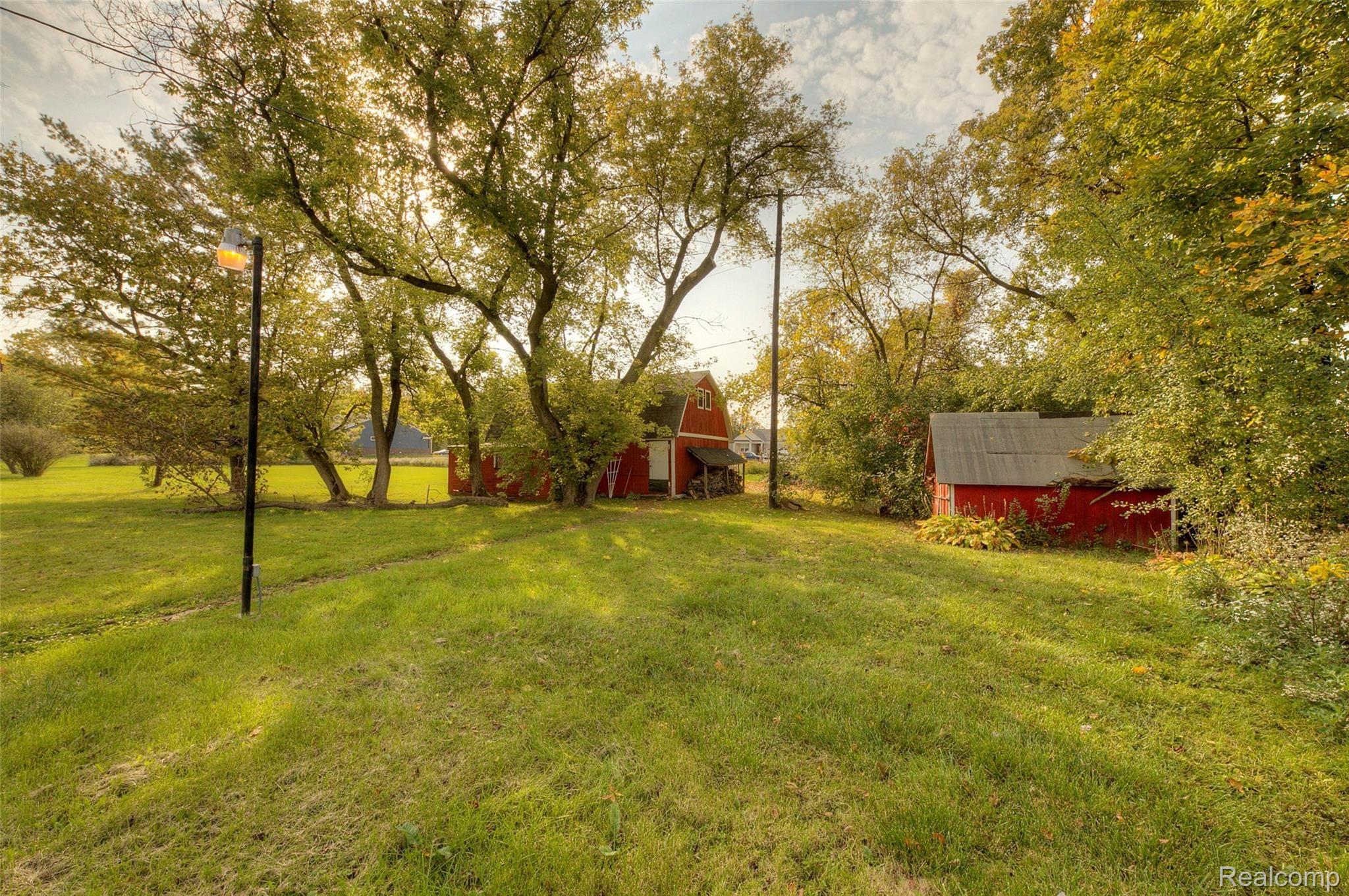 50025 Geddes Road Canton, MI 48188 - Photo 40 of 48 40 Yard.jpg