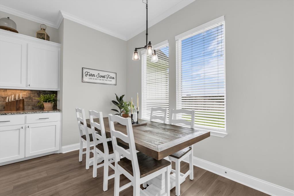 154 Water View Lane Robinson, TX 76706 - Photo 12 of 40 eat in kitchen dining/breakfast room