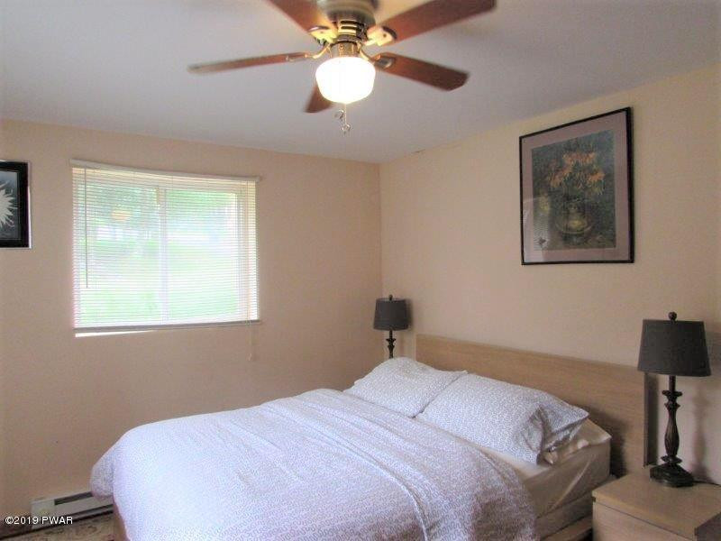 182 Skyview Road Dingmans Ferry, PA 18328 - Photo 23 of 39 Guest Room