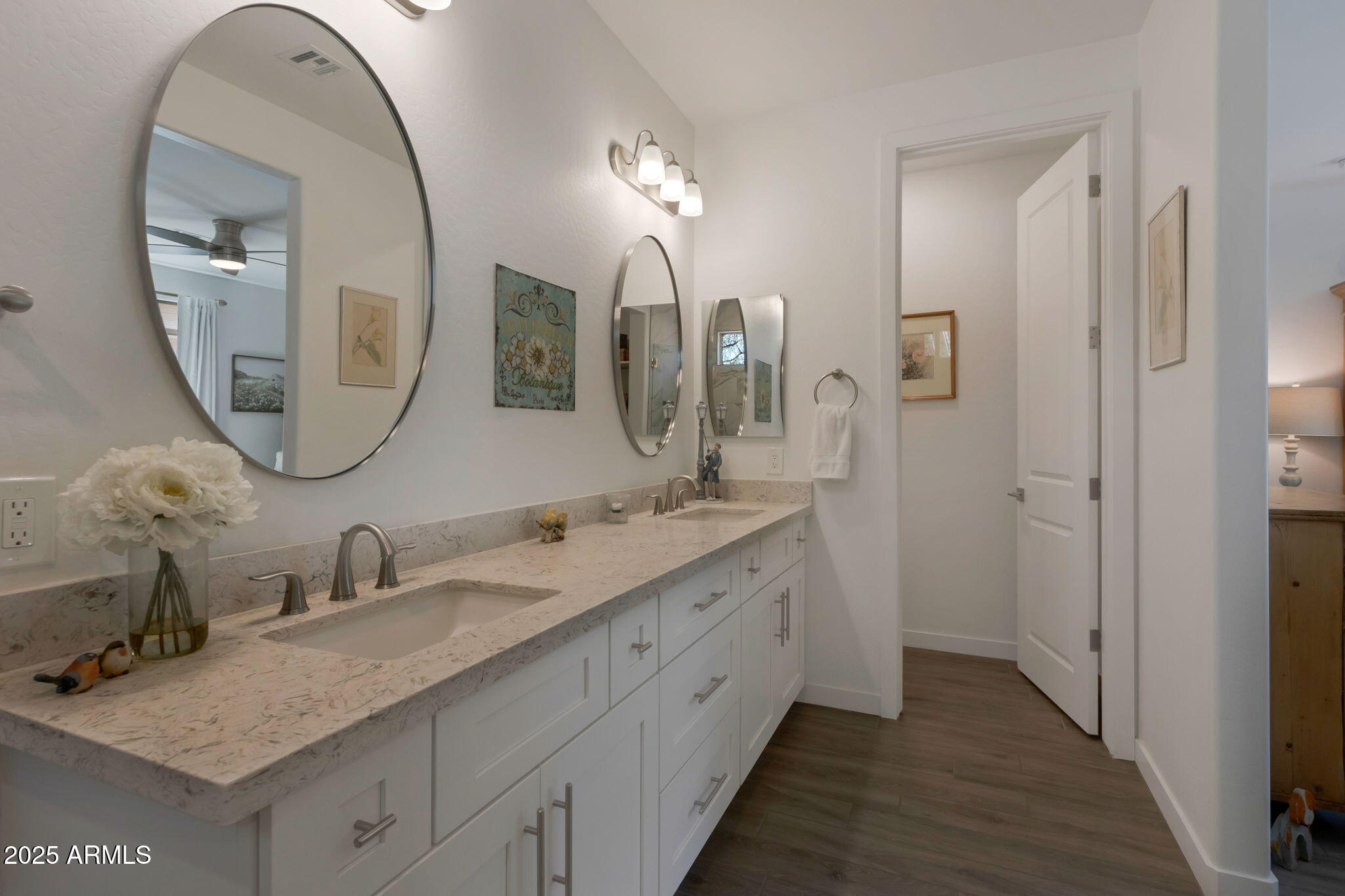 165 Moons View Road Sedona, AZ 86351 - Photo 16 of 25 Primary Bath 2