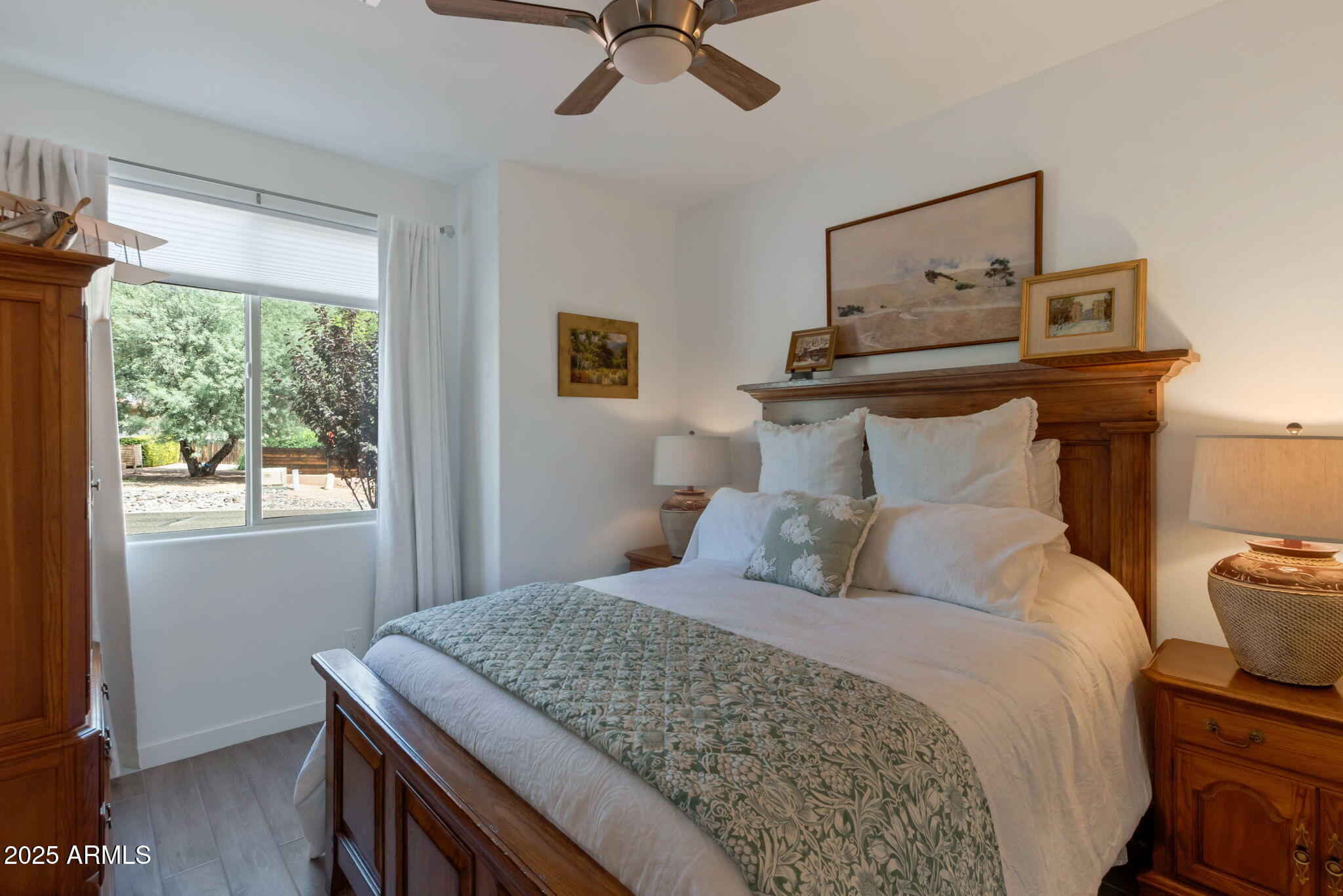 165 Moons View Road Sedona, AZ 86351 - Photo 17 of 25 Guest Bedroom 1