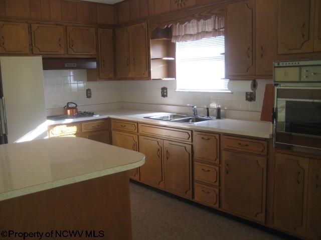 1068 Maple Lake Road Bridgeport, WV 26330 - Photo 5 of 16 Gallery Image 5