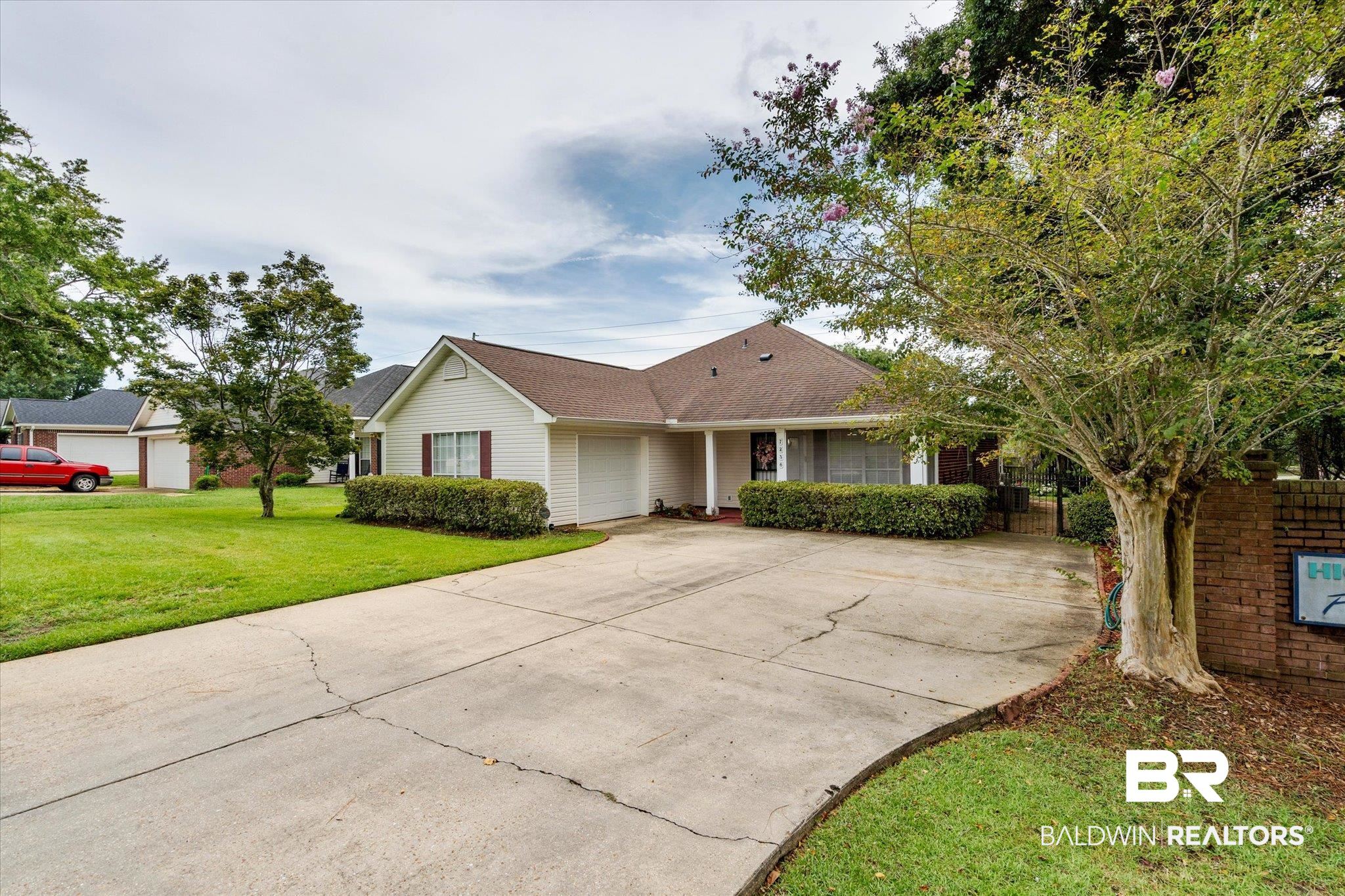 7236 Highpointe Place East Daphne, AL 36527 - Photo 28 of 32 Ranch-style house featuring a front lawn