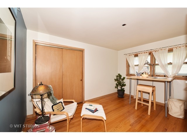 469 Repton Road Riverside, IL 60546 - Photo 11 of 15