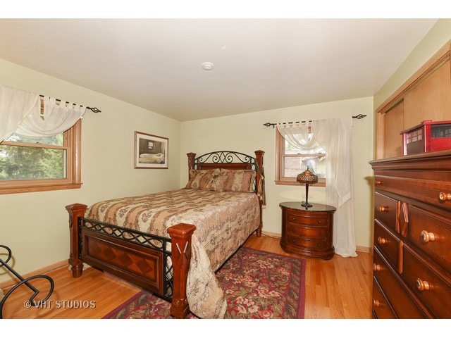 469 Repton Road Riverside, IL 60546 - Photo 12 of 15