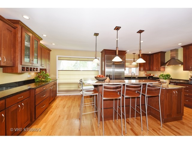 469 Repton Road Riverside, IL 60546 - Photo 6 of 15