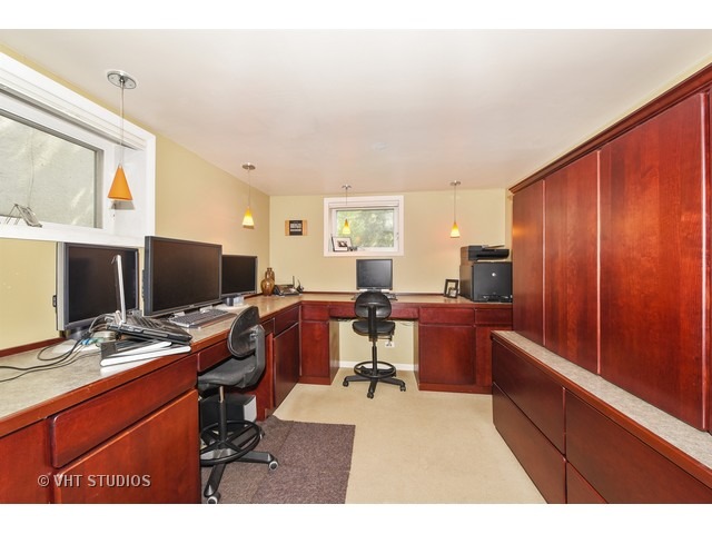 469 Repton Road Riverside, IL 60546 - Photo 8 of 15