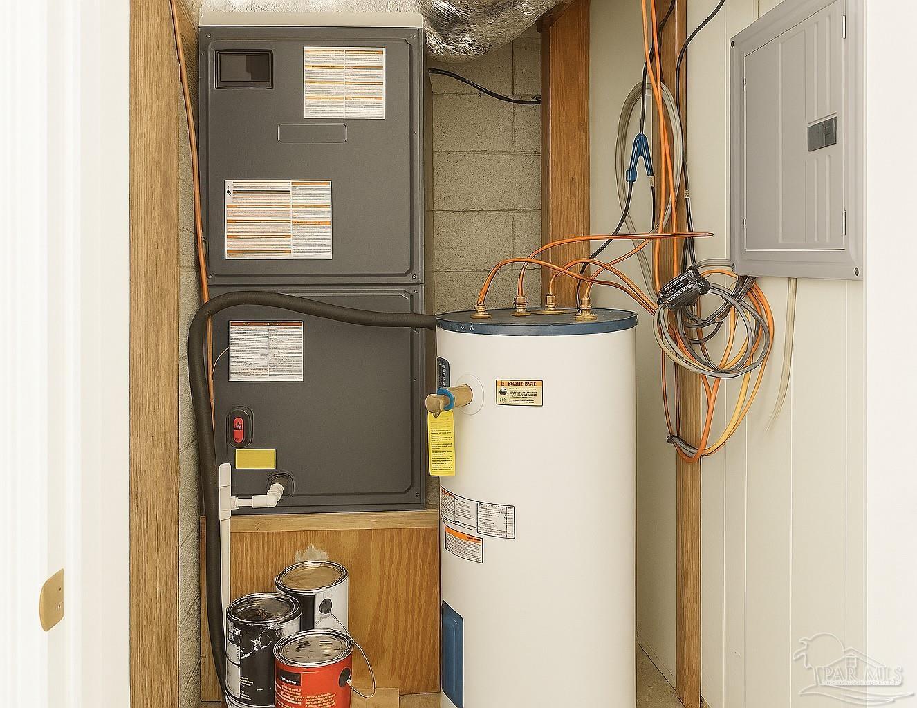 6274 Munson Highway Milton, FL 32570 - Photo 26 of 26 a utility room with a washer and dryer