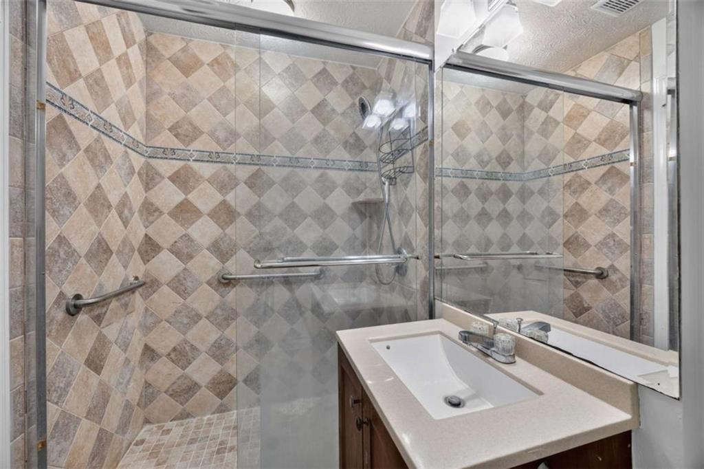 4421 Buckingham Circle Decatur, GA 30035 - Photo 17 of 30 Gallery Image 17