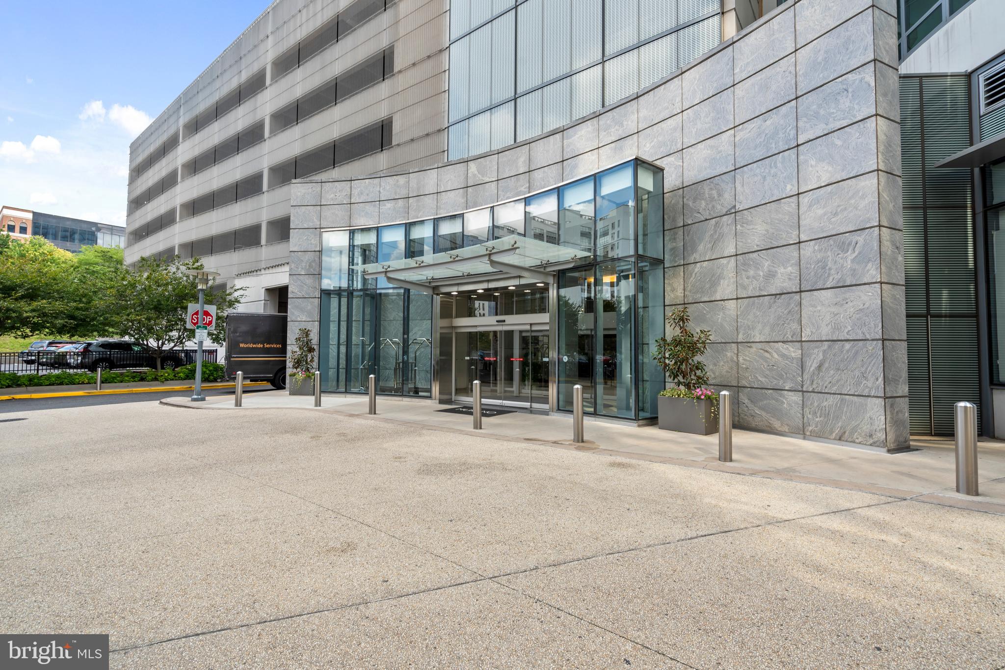 2101 Market Street, Unit PH02 Philadelphia, PA 19103 - Photo 54 of 56 a view of a building with a outdoor space