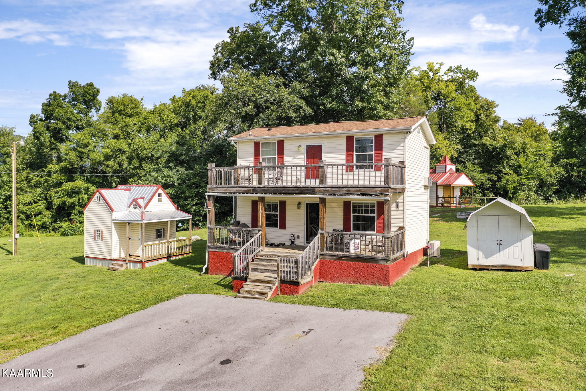 104 Circle Road, Unit 104106 Newport, TN 37821 - Photo 16 of 27 16-web-or-mls-JH-Fri 20220812-108