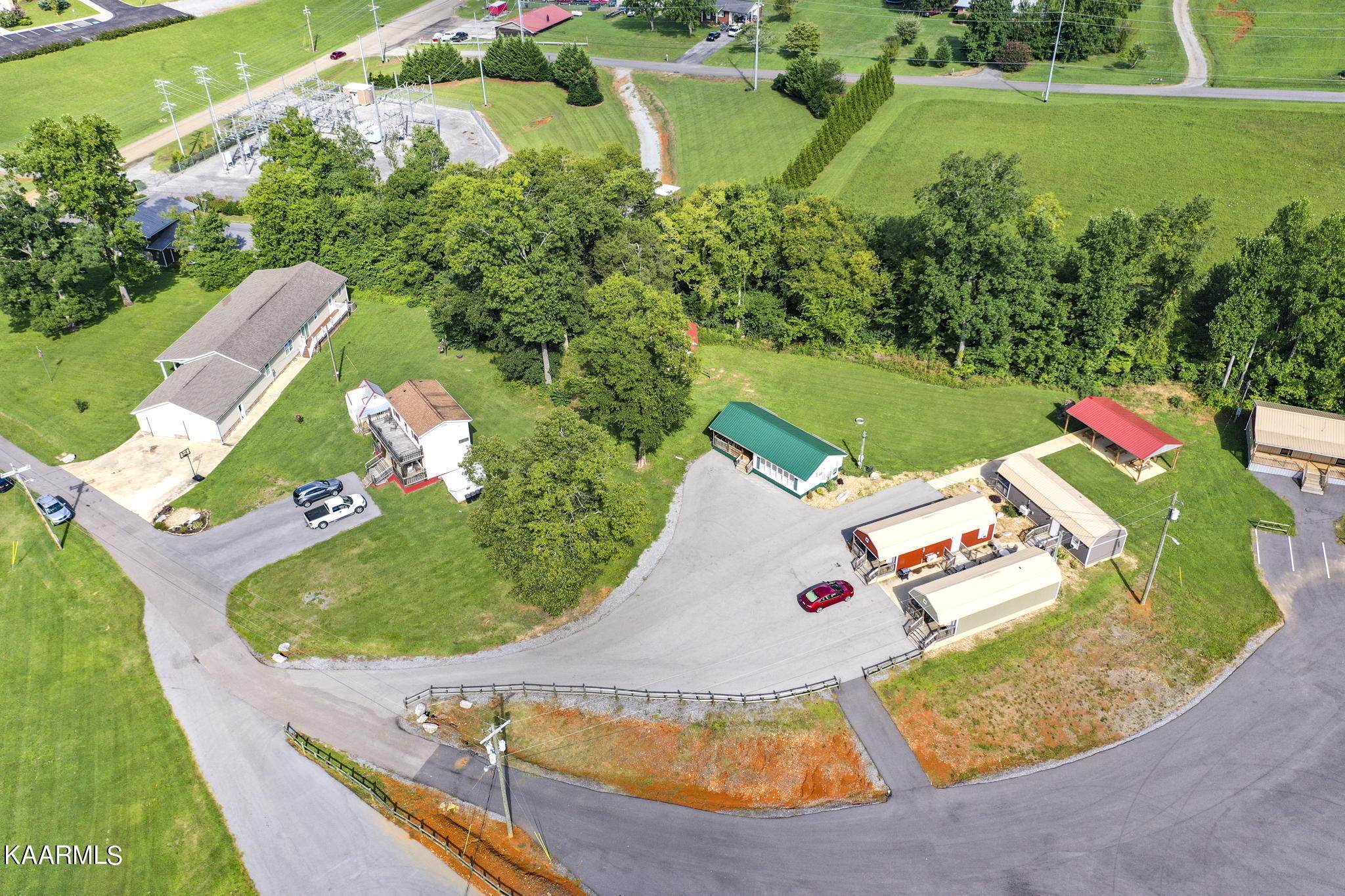 104 Circle Road, Unit 104106 Newport, TN 37821 - Photo 4 of 27 4-web-or-mls-JH-Fri 20220812-024