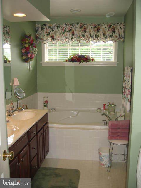 214 Barkay Crossing Lititz, PA 17543 - Photo 16 of 24 Gallery Image 16