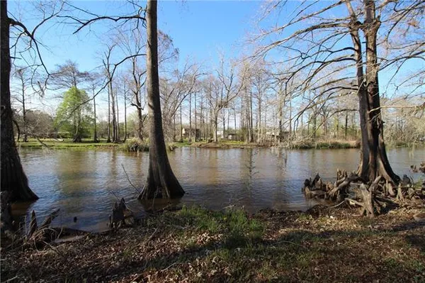 $65,000 | 327 Pecan Drive, Marksville, LA 71351