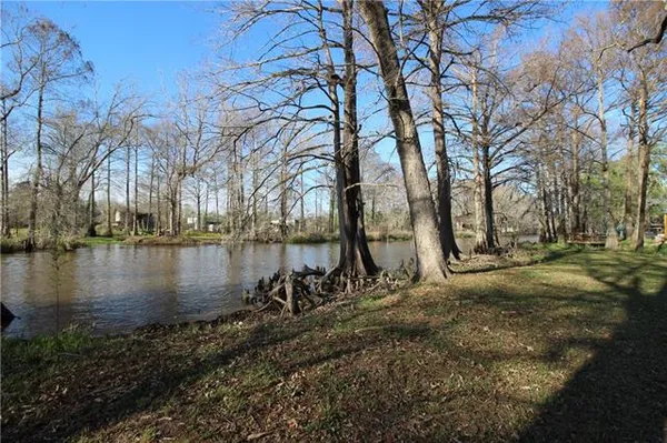 $65,000 | 327 Pecan Drive, Marksville, LA 71351
