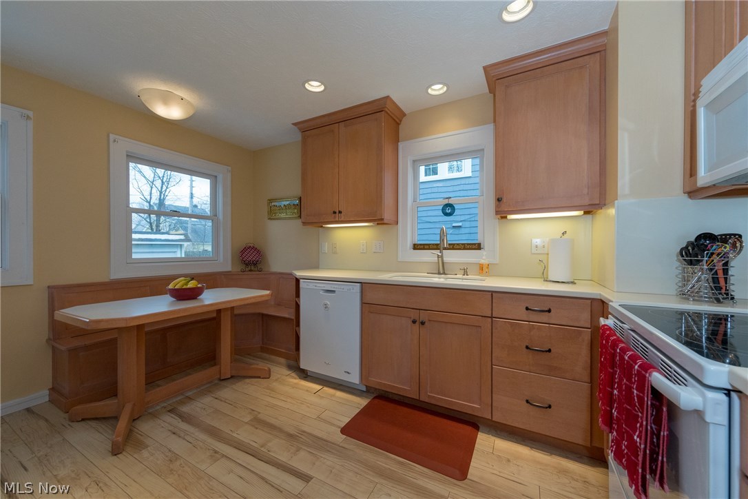 3996 Rosemond Road Cleveland Heights, OH 44121 - Photo 8 of 29 What a great Kitchen!