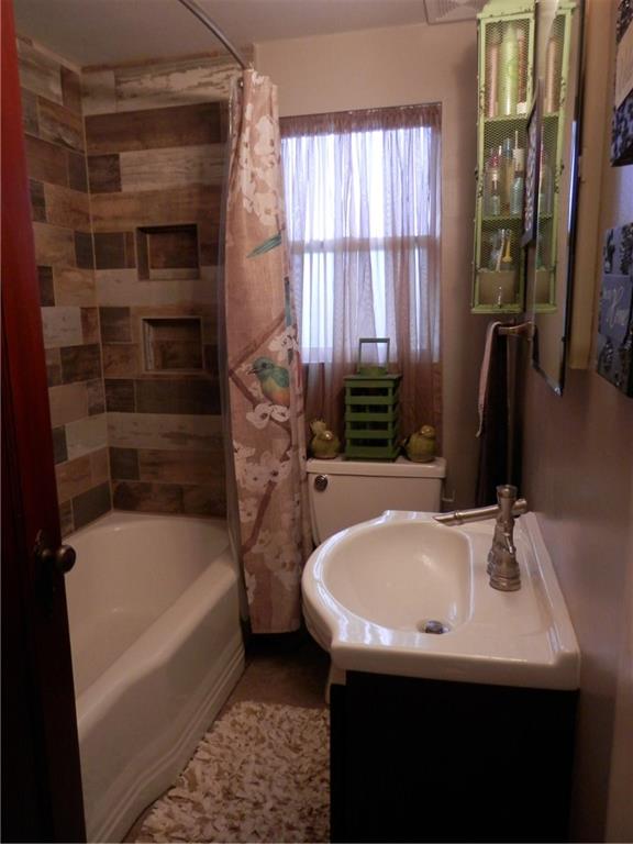 5575 Brownsville Road Pittsburgh, PA 15236 - Photo 12 of 25 Updated bathroom with amazing shower tile!