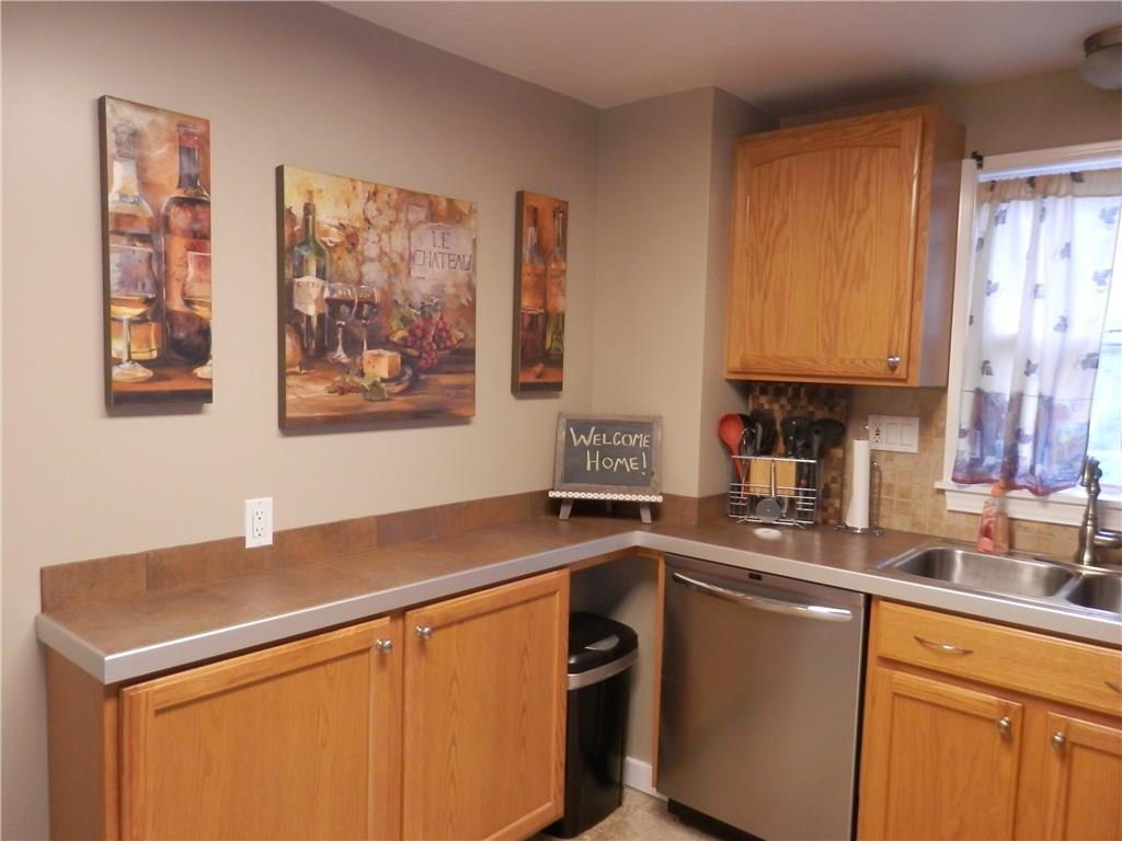 5575 Brownsville Road Pittsburgh, PA 15236 - Photo 9 of 25 Welcome home! Look at all of this counter space!