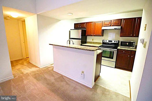 $1,995 | 3902 Penderview Drive, Unit 1423, Fairfax, VA 22033