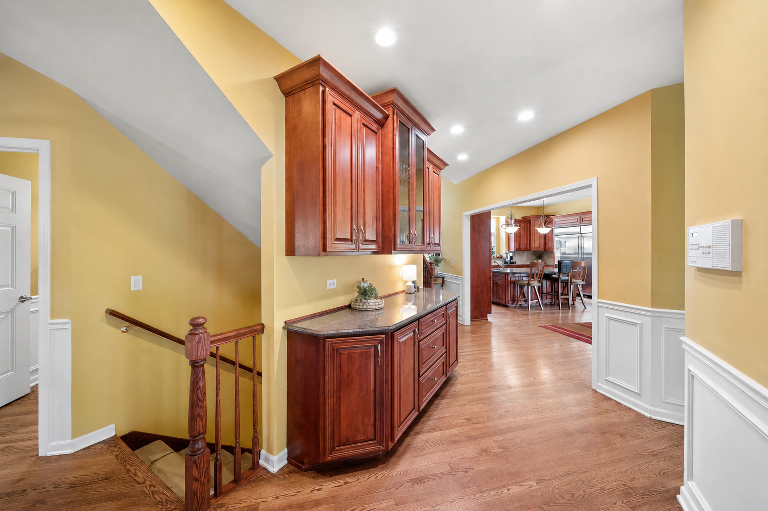 415 Ranch Road Wheaton, IL 60187 - Photo 9 of 38 Gallery Image 9