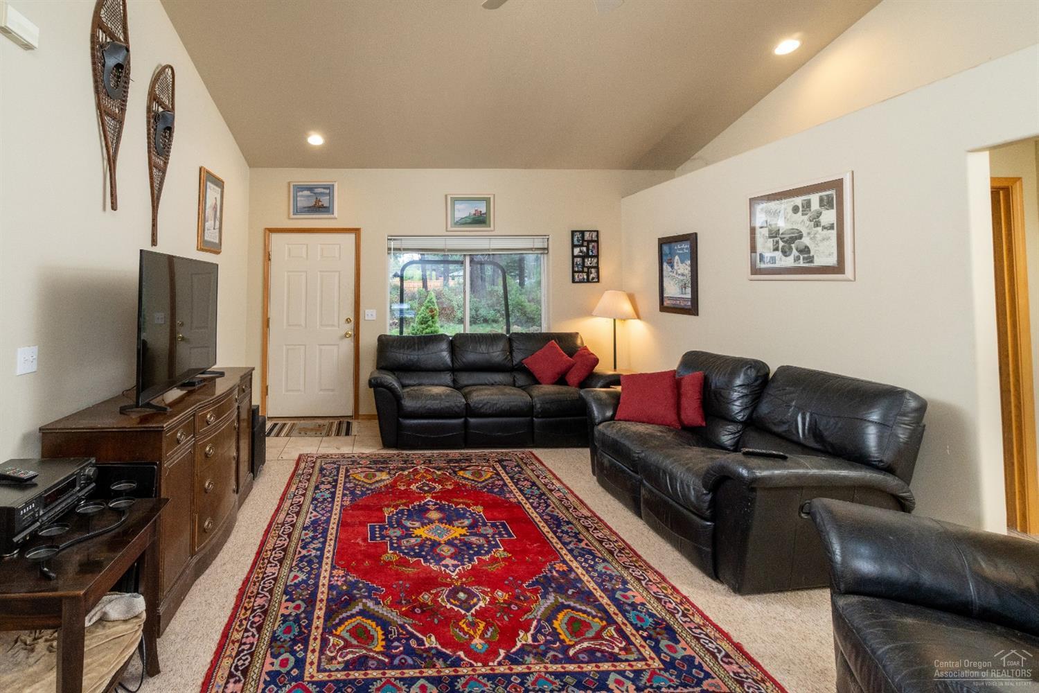 19246 Kiowa Road Bend, OR 97702 - Photo 3 of 18 Additional Photo