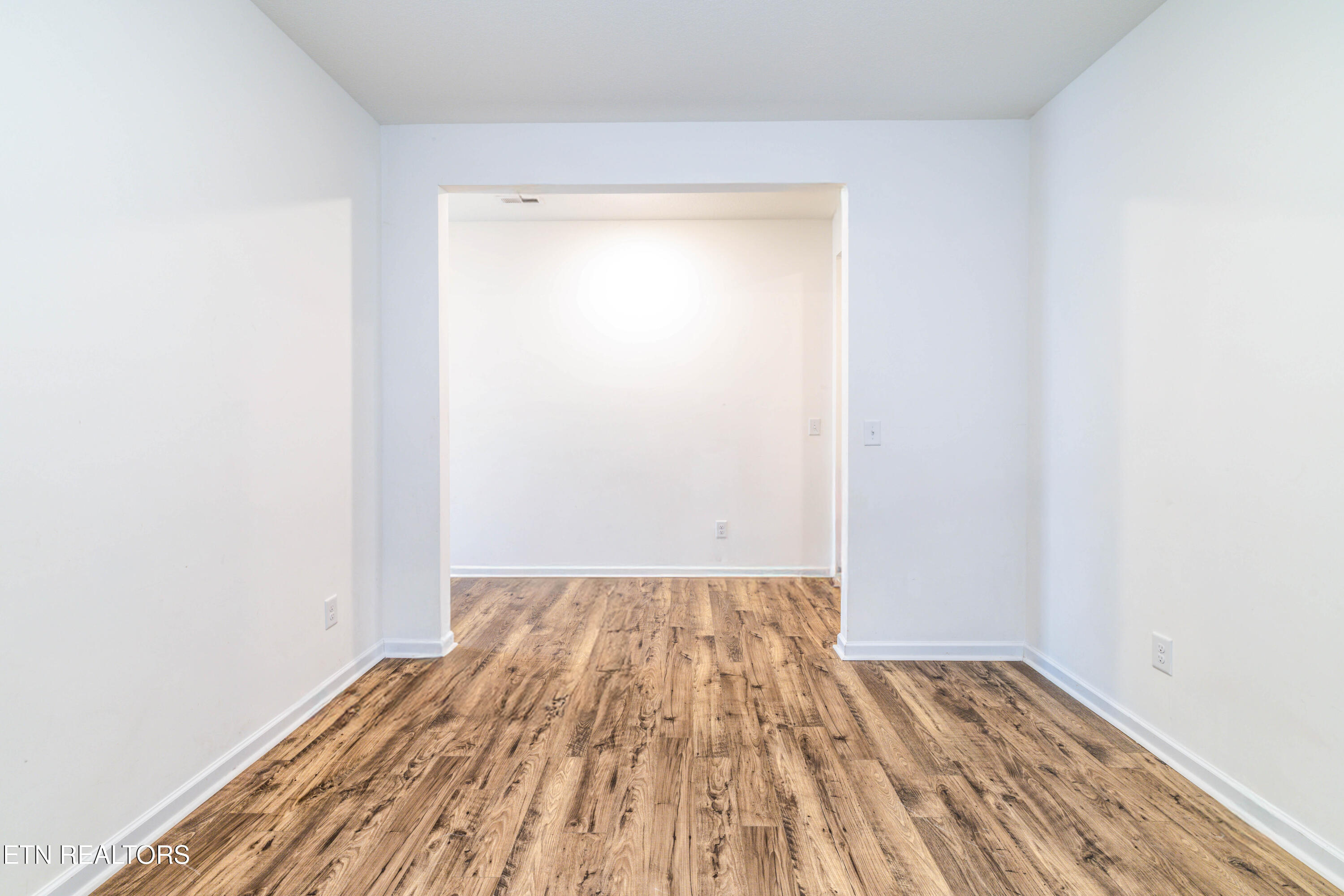 213 Ibis Loop Oak Ridge, TN 37830 - Photo 11 of 45 755A1347-Edit