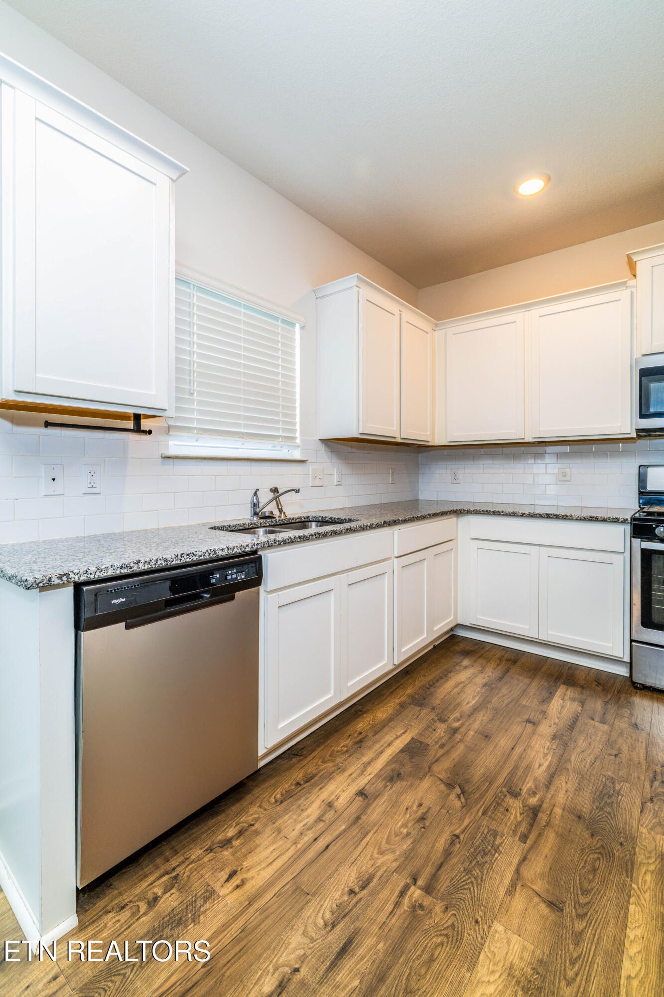 213 Ibis Loop Oak Ridge, TN 37830 - Photo 15 of 45 755A1357-Edit