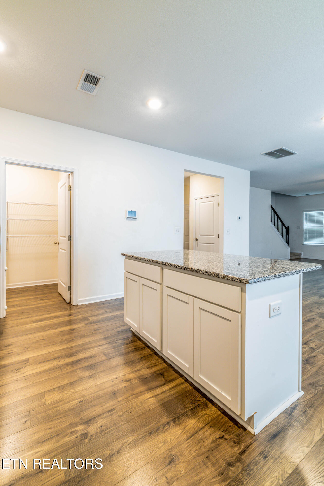 213 Ibis Loop Oak Ridge, TN 37830 - Photo 17 of 45 755A1360-Edit