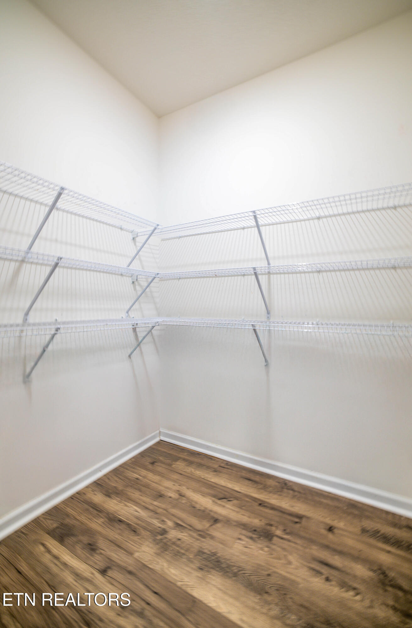 213 Ibis Loop Oak Ridge, TN 37830 - Photo 18 of 45 755A1361-Edit