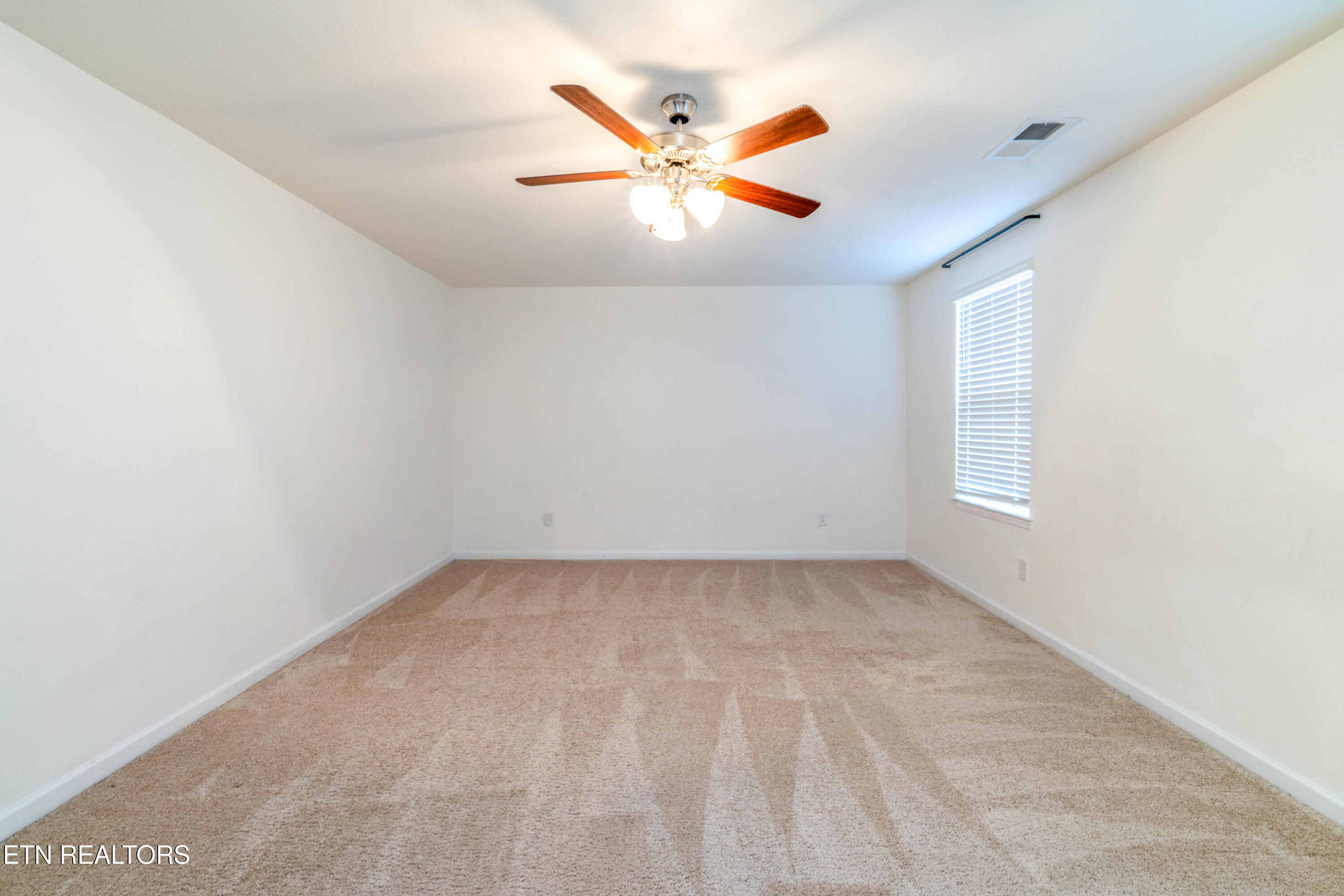 213 Ibis Loop Oak Ridge, TN 37830 - Photo 30 of 45 755A1387-Edit