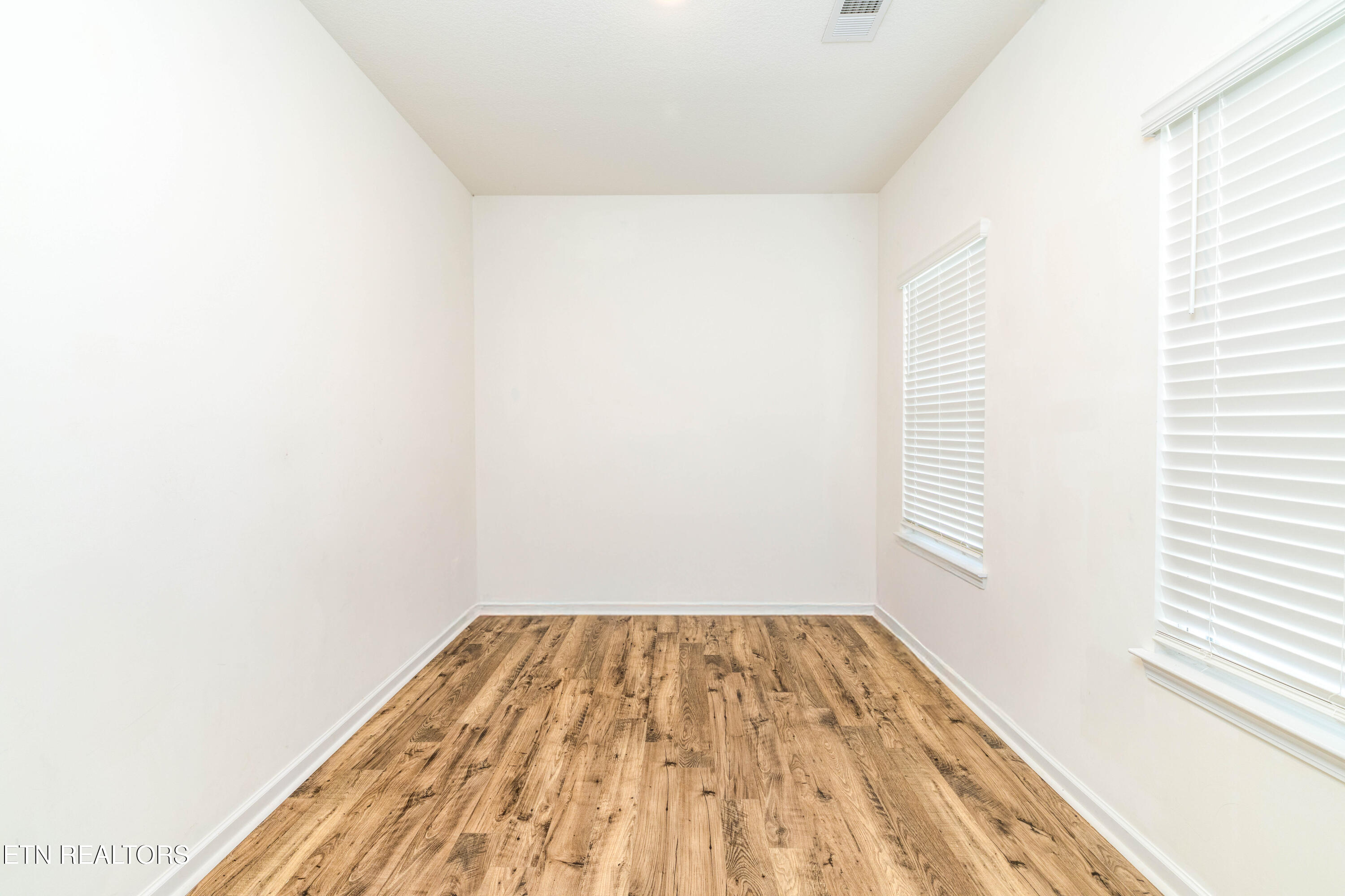 213 Ibis Loop Oak Ridge, TN 37830 - Photo 8 of 45 755A1340-Edit