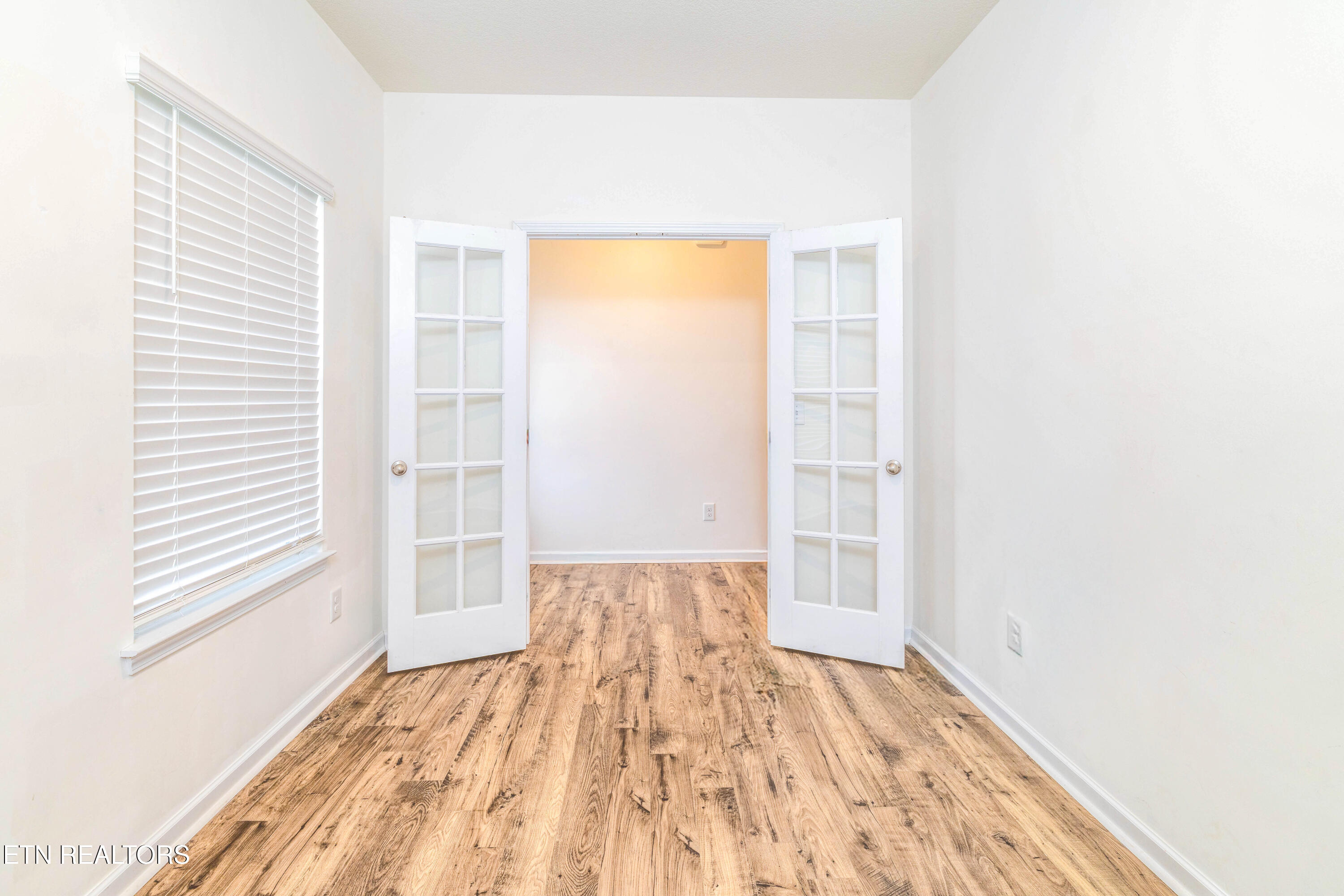 213 Ibis Loop Oak Ridge, TN 37830 - Photo 9 of 45 755A1342-Edit