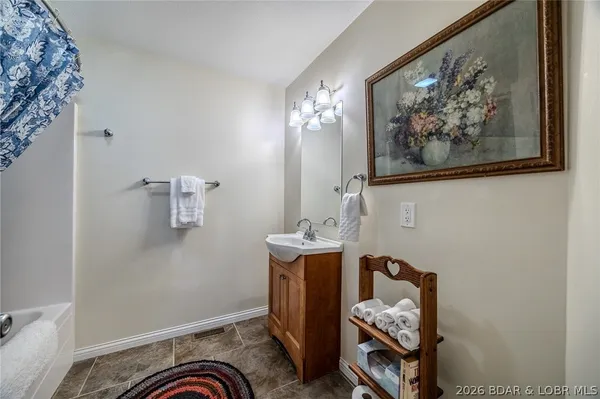 $800,000 | 21701 Lavender Road, Barnett, MO 65011