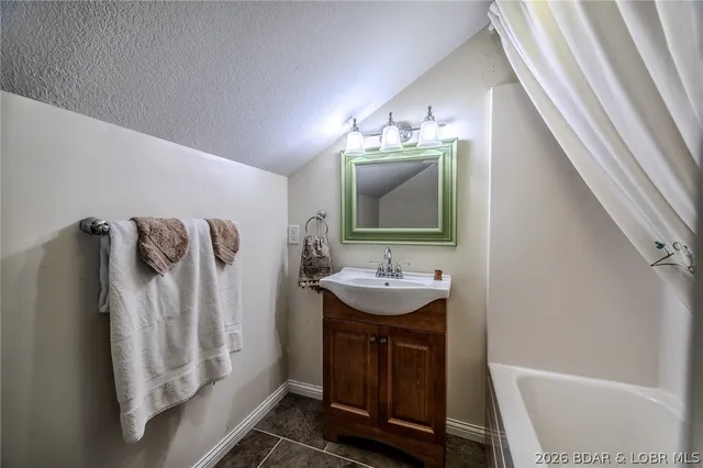 $800,000 | 21701 Lavender Road, Barnett, MO 65011