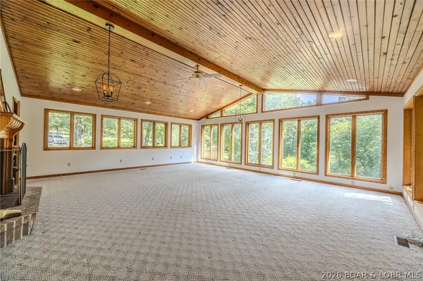 $800,000 | 21701 Lavender Road, Barnett, MO 65011