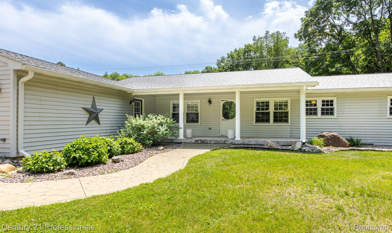 1790 Kent Road Ortonville, MI 48462 - Photo 3 of 64 1790 Kent Rd-4.jpg