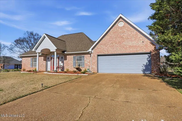 $298,500 | 5301 Gardens Way, Byram, MS 39272