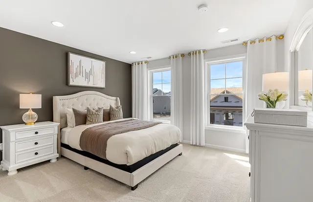 $954,689 | 25 Sandtrap Circle, Unit 8, Walpole, MA 02081