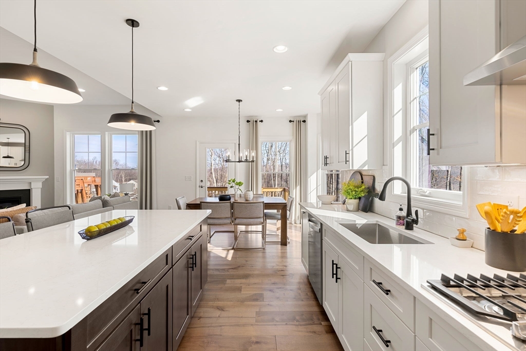 25 Sandtrap Circle, Unit 8 Walpole, MA 02081 - Photo 6 of 23